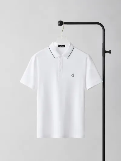 服装室内钢制结构极简风格挂拍图预览图