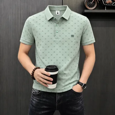 模特展示图（无头且戴胸标）预览图