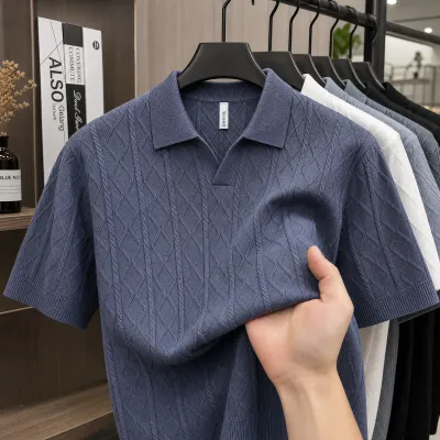 无胸标服装手抓图预览图