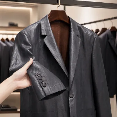 服装手抓图预览图