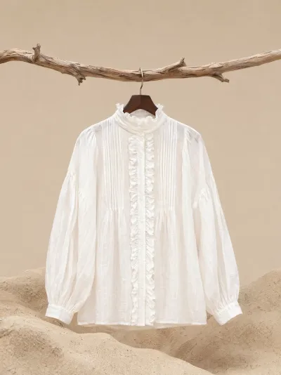 极简风服装挂拍图预览图