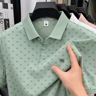 服装手抓图预览图