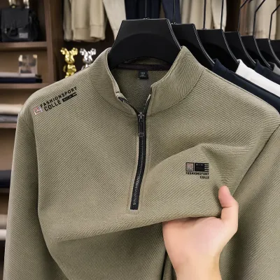 长袖服装手抓图（有胸标）预览图