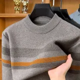 服装挂拍手抓图（胸前无标图）示例图 1