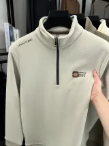服装挂拍手抓图(一个胸标)示例图 1