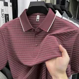 无胸标服装手抓图示例图 1